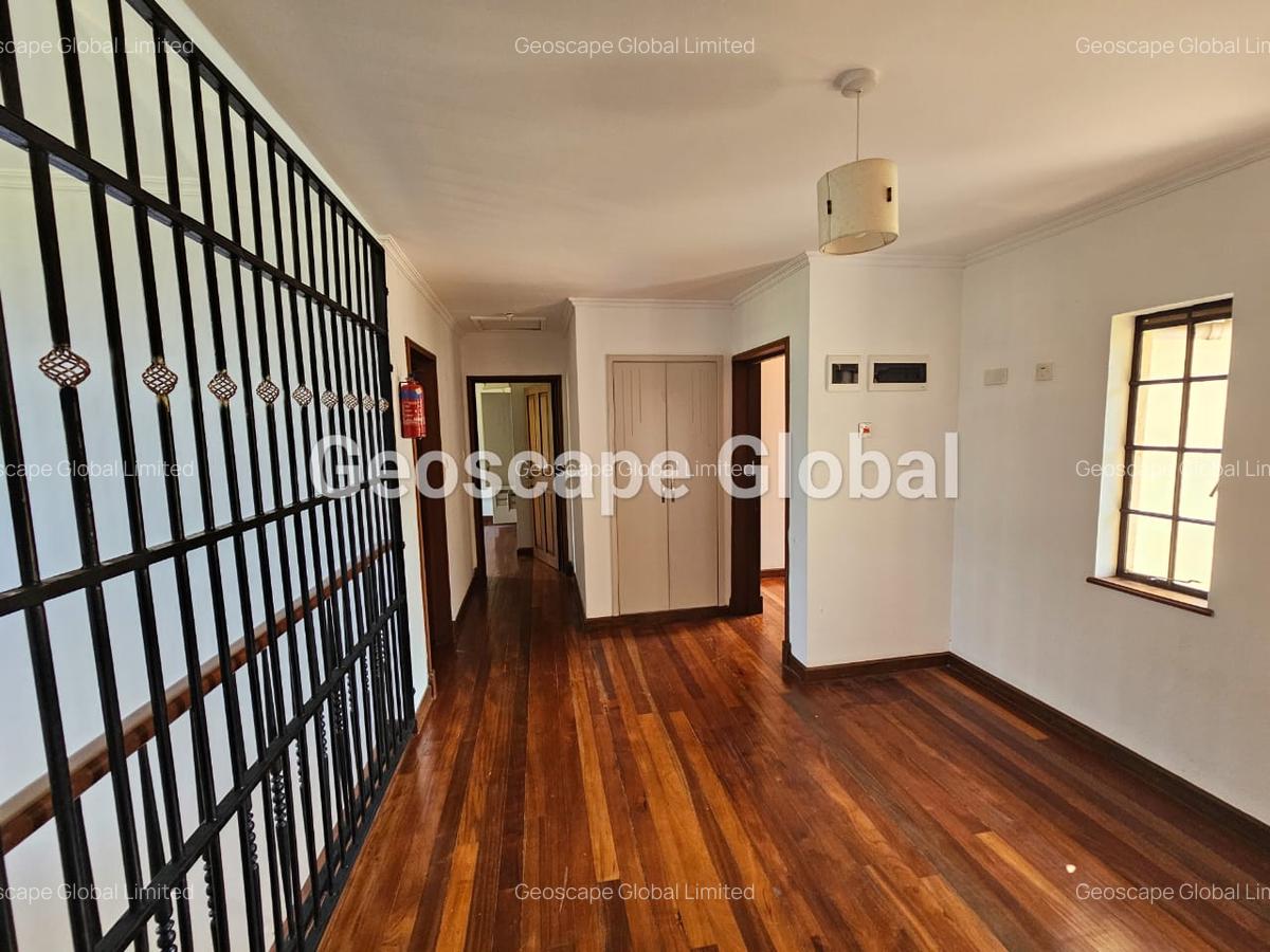 5 Bed House with En Suite in Runda - 15