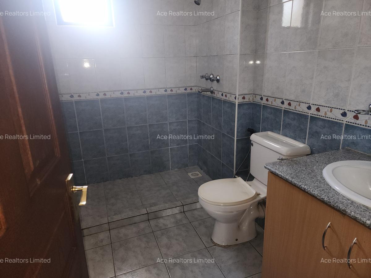 3 Bed Apartment with En Suite at Parklands Road - 6