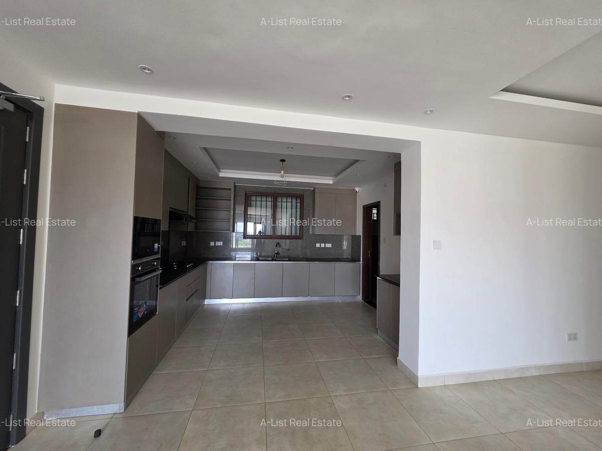 Serviced 4 Bed Apartment with En Suite at 2Nd Parklands - 18