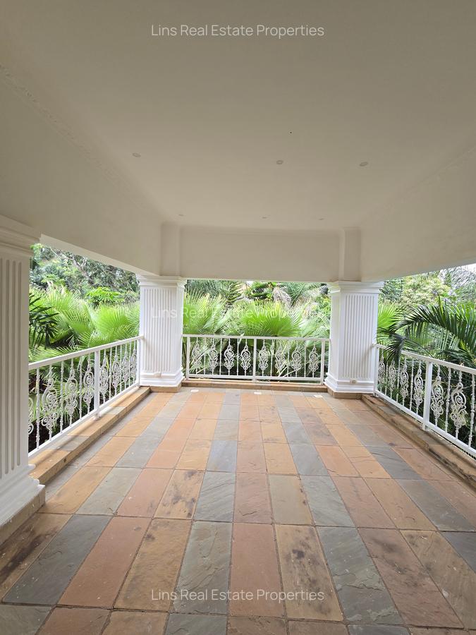 5 Bed House with En Suite in Runda - 10