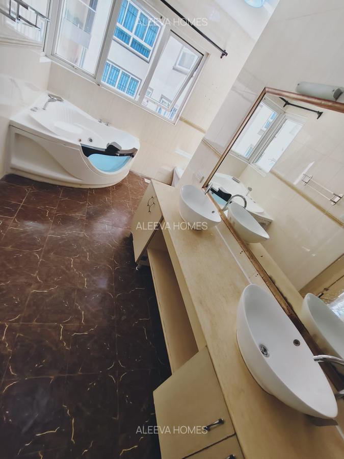 4 Bed Villa with En Suite in Riverside - 19