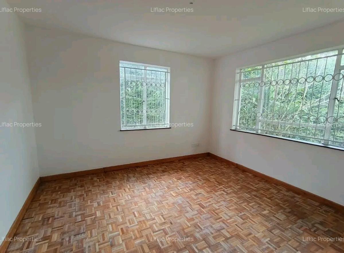 4 Bed House with En Suite in Runda - 3