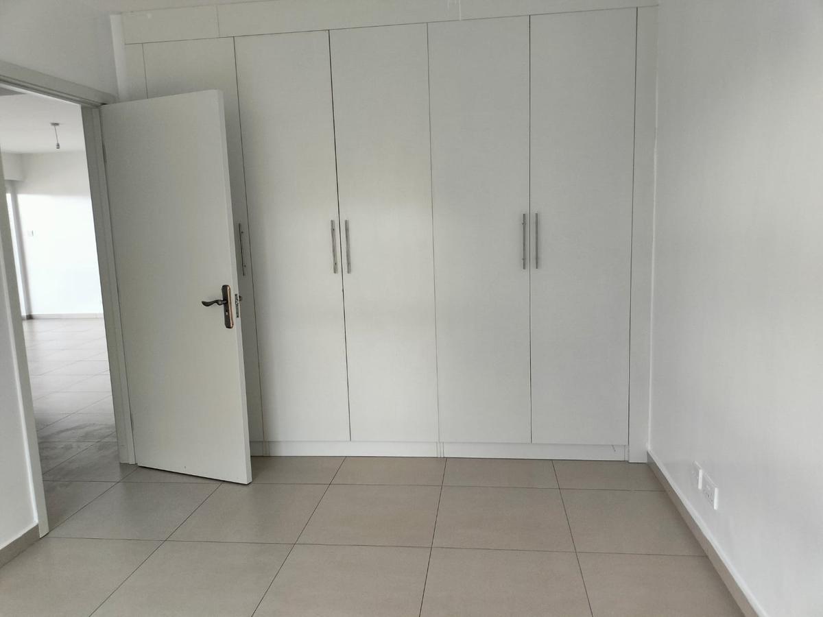 2 Bed Apartment with En Suite in Lavington - 8