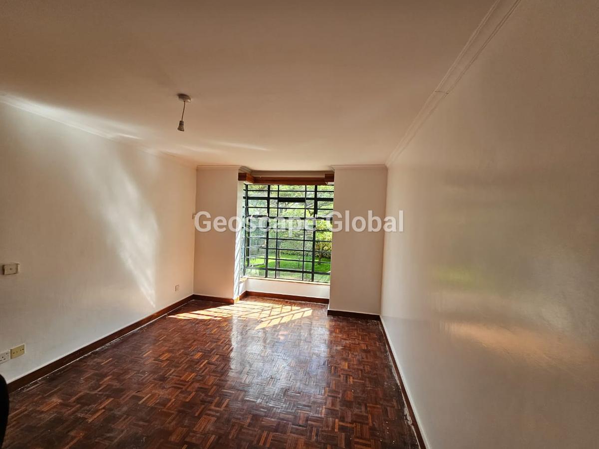 4 Bed House with En Suite in Nyari - 6