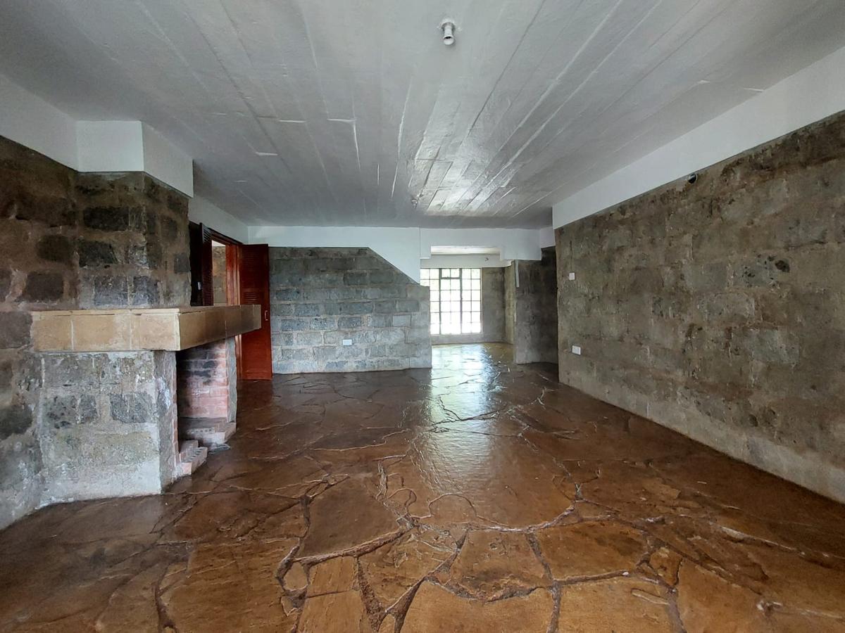 2 Bed House with Garden at Karen - 12