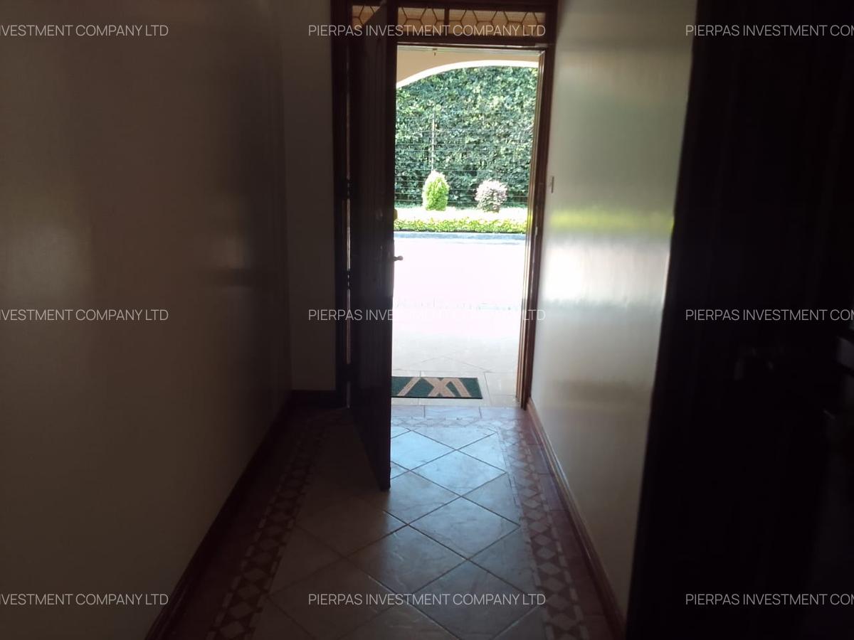 5 Bed Townhouse with En Suite in Runda - 8