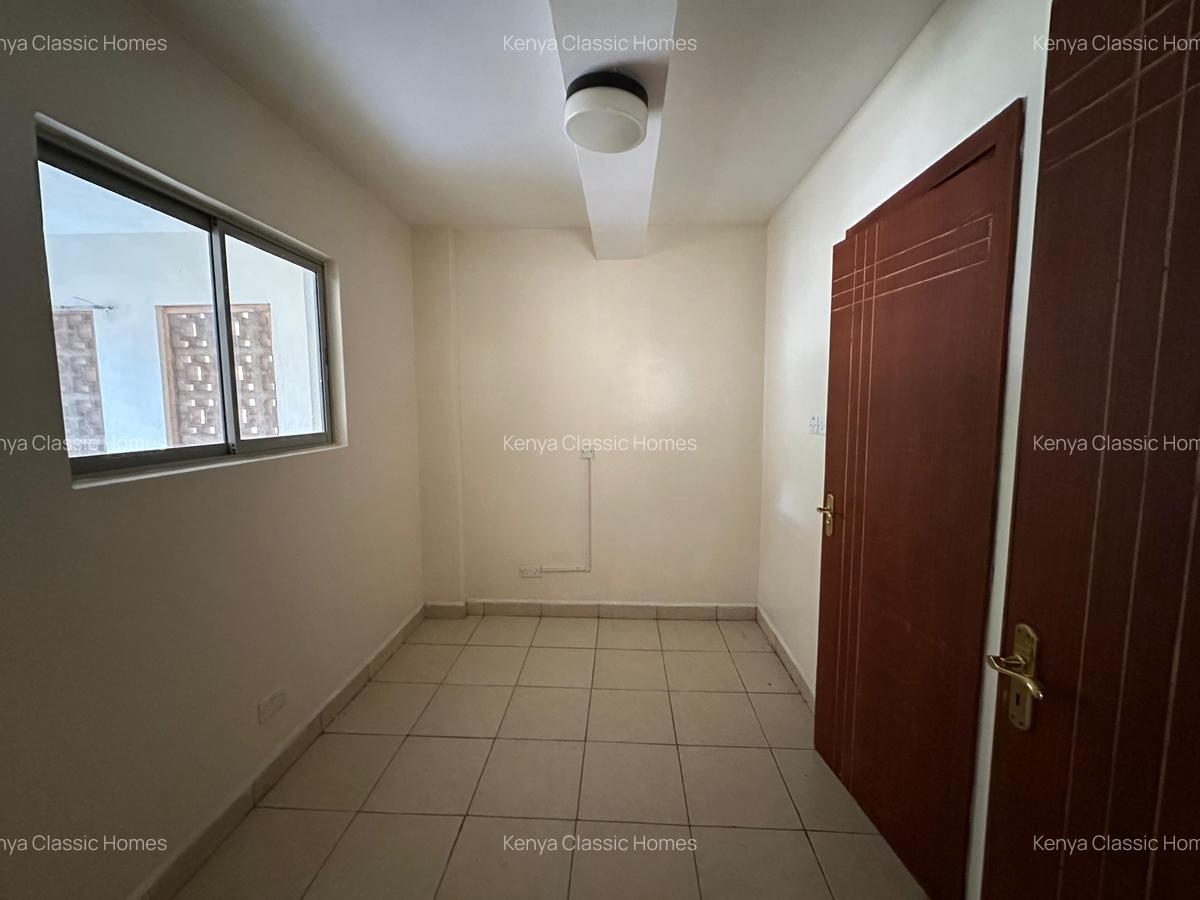 4 Bed Apartment with En Suite at Lavington - 8