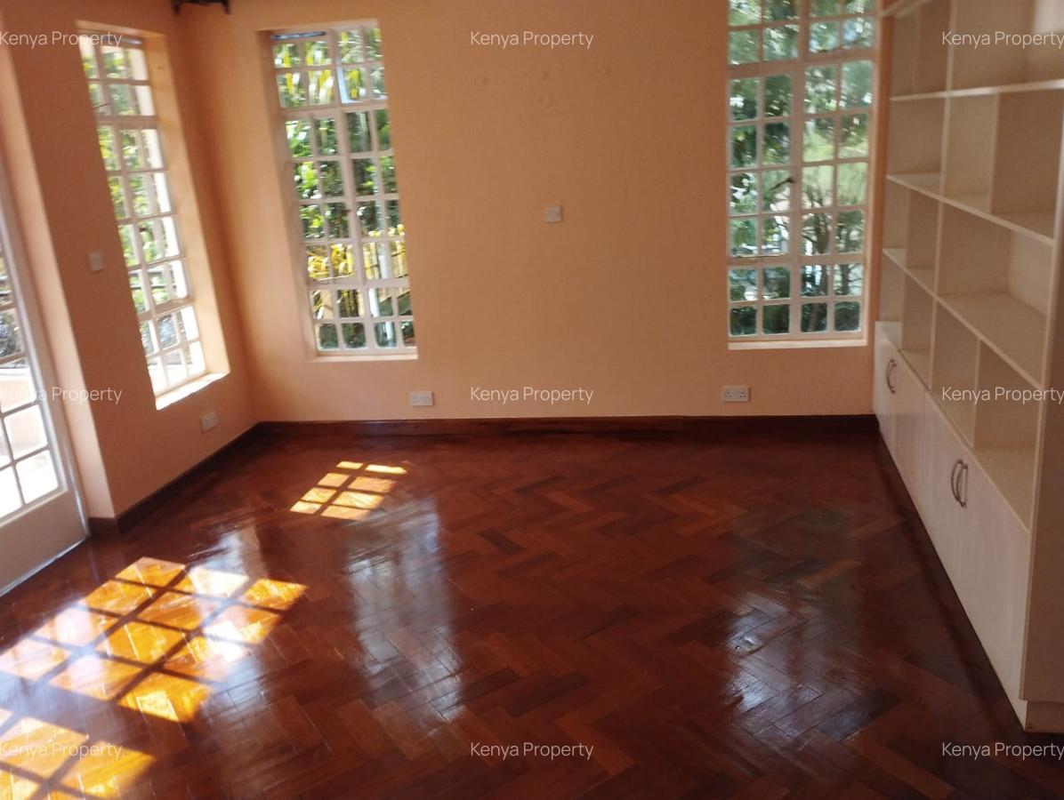 4 Bed Townhouse with En Suite at Fana Road - 1