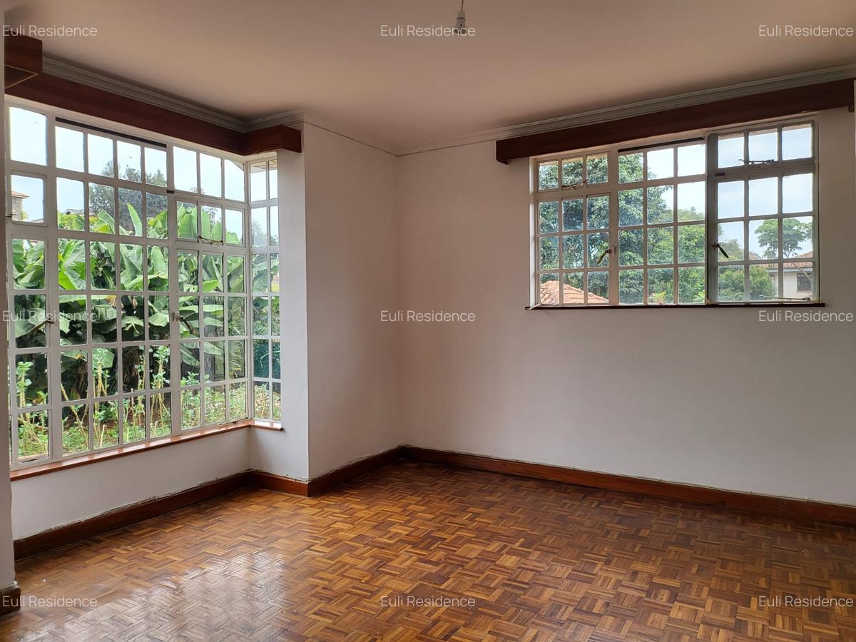 4 Bed Townhouse with En Suite at Red Hill - 13