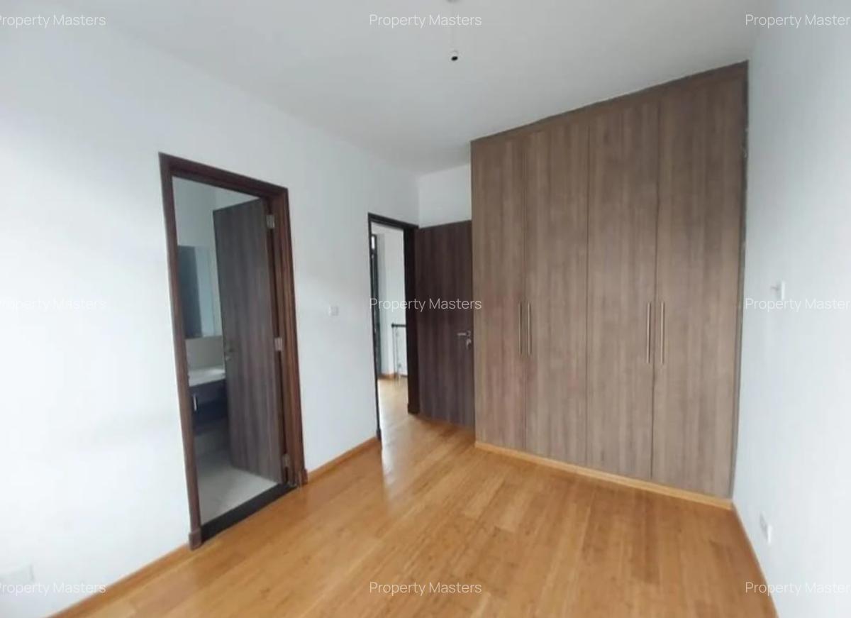 4 Bed House with En Suite at Garden Estate - 15