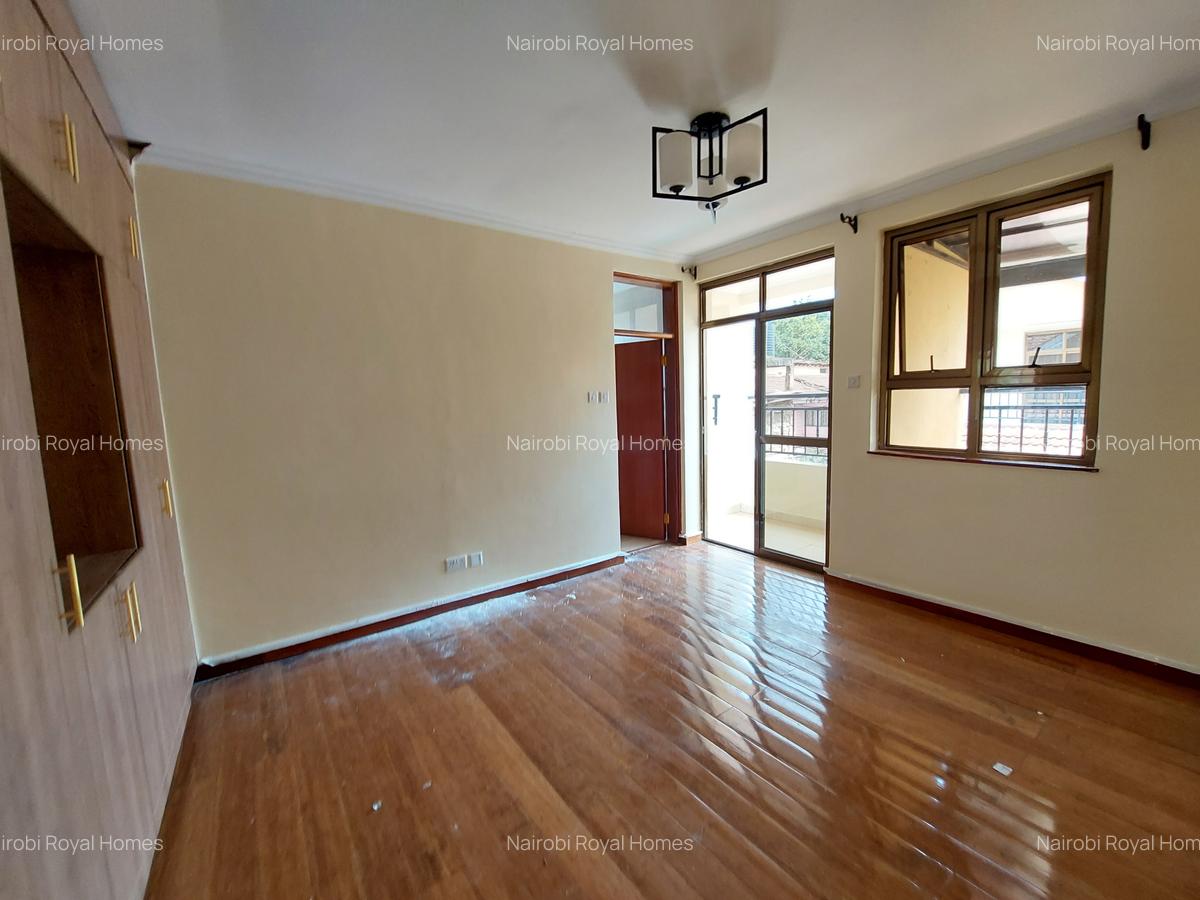 6 Bed Townhouse with En Suite at Convent Drive - 19