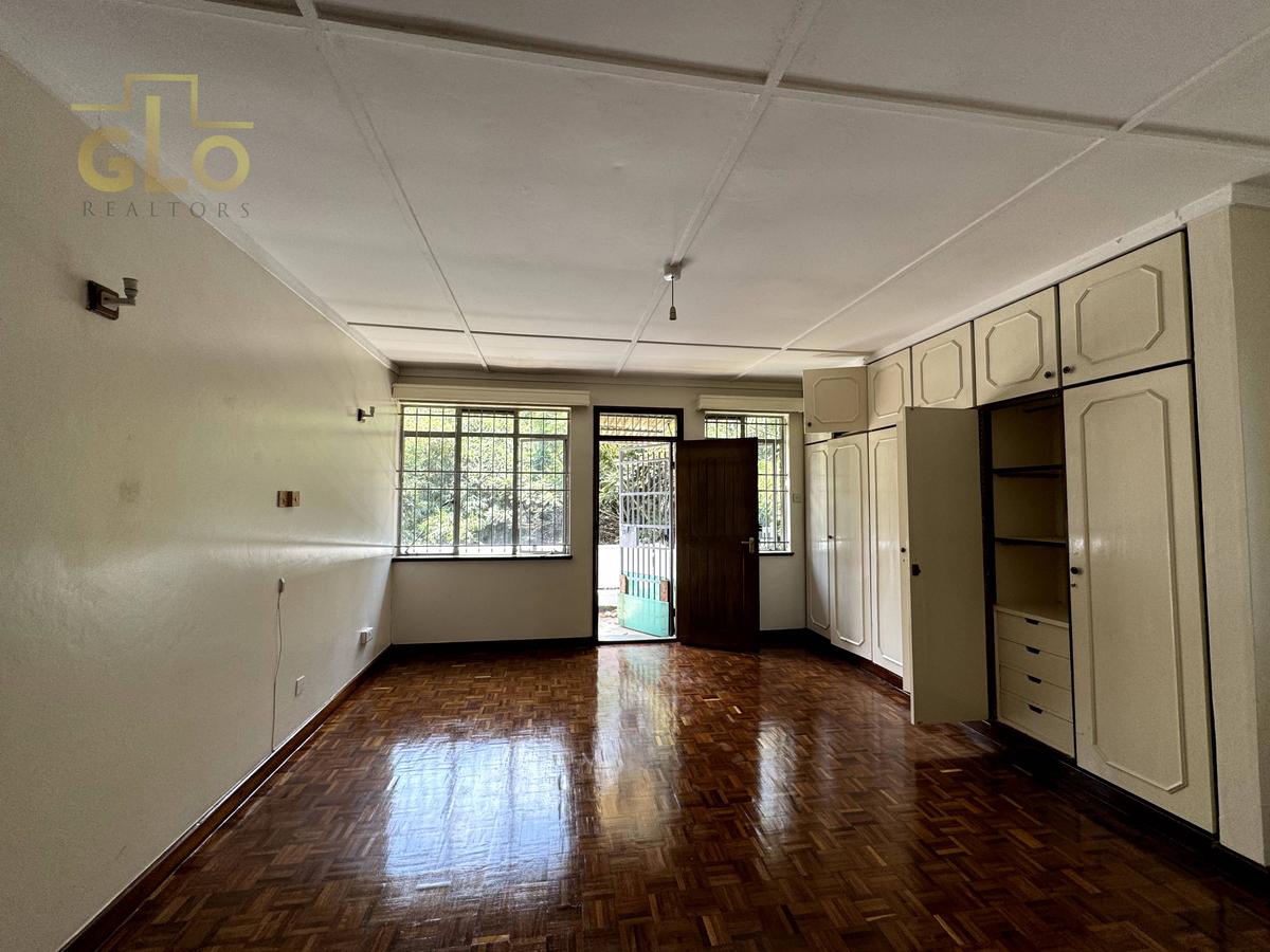 4 Bed Townhouse with En Suite in Kileleshwa - 11