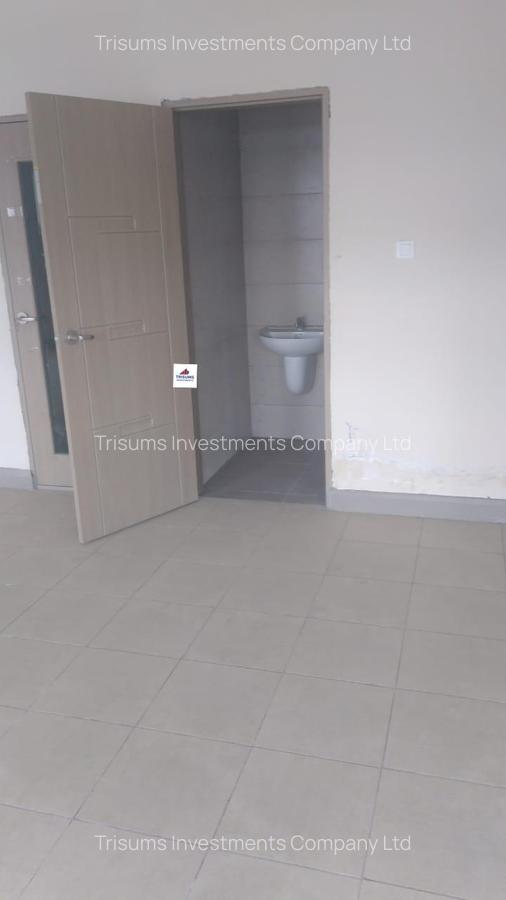 8,500 ft² Warehouse with Fibre Internet in Industrial Area - 8