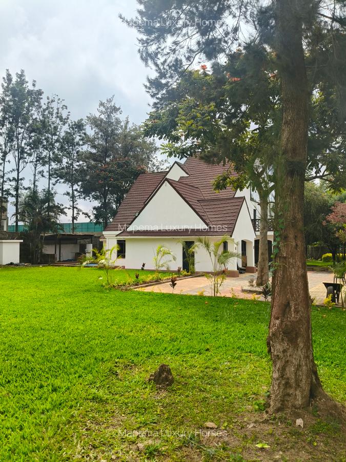 7 Bed House with En Suite at Hillcrest - 2