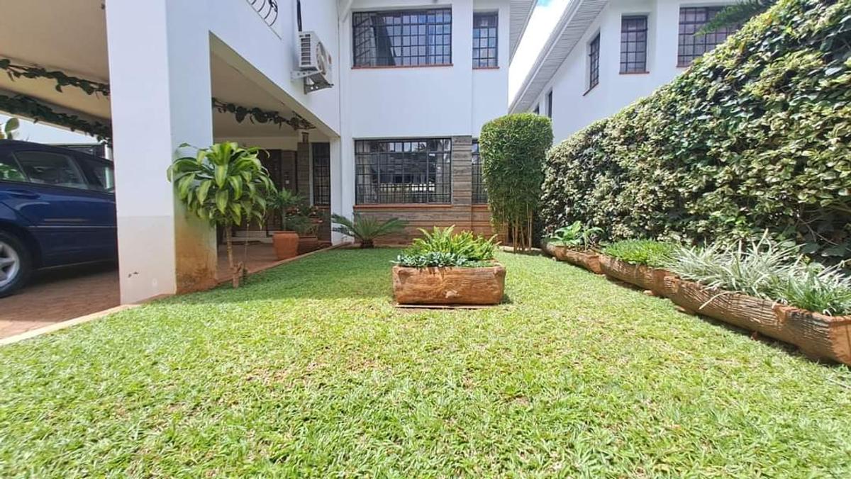 5 Bed House with En Suite in Westlands Area - 3