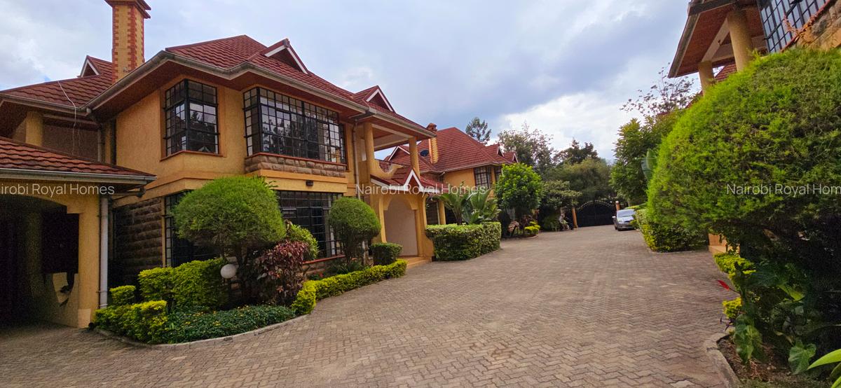 5 Bed Townhouse with En Suite at Lavington Road - 6