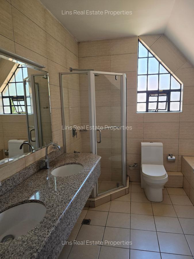 4 Bed Townhouse with En Suite in Lavington - 8