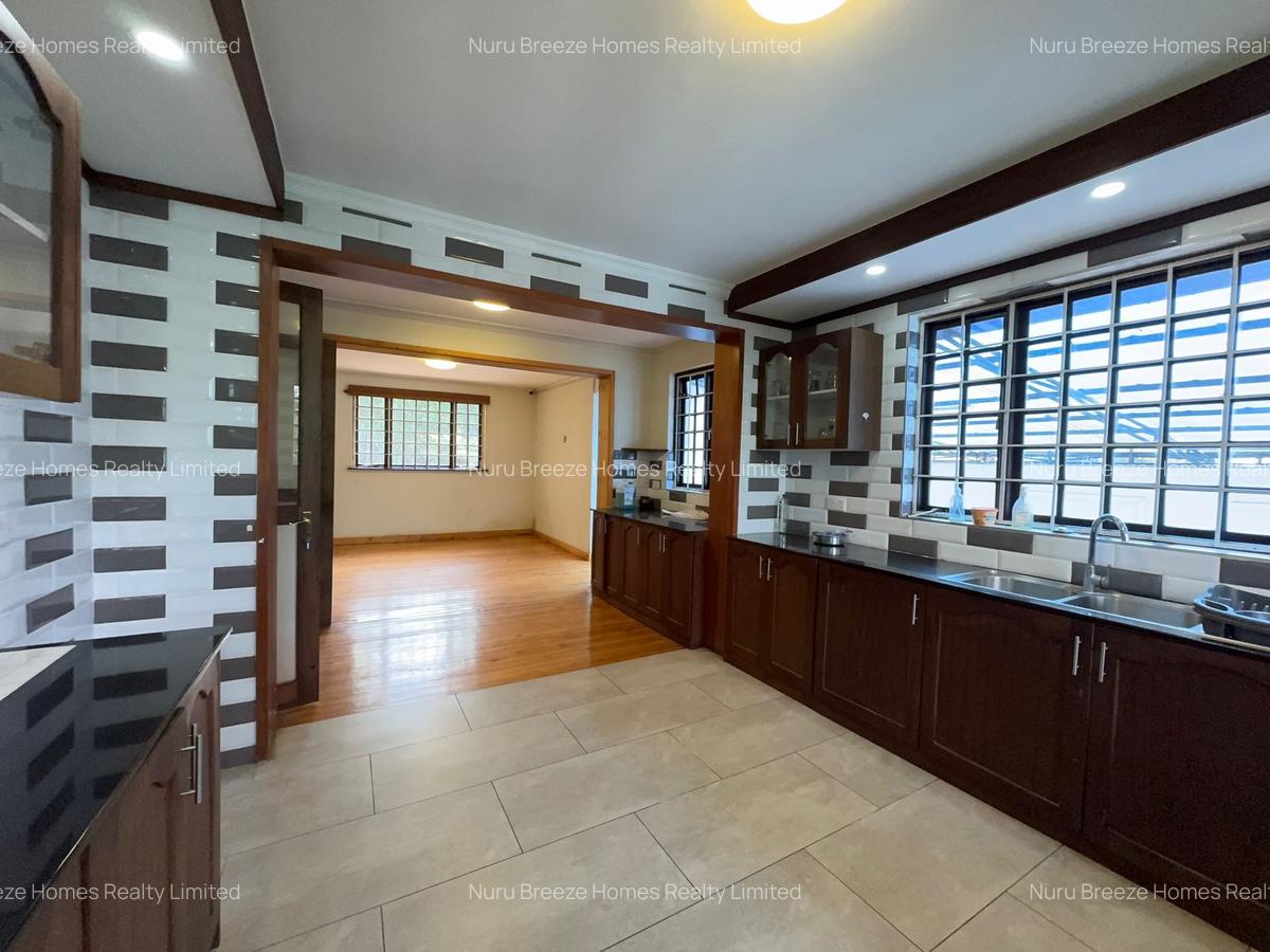 5 Bed House with En Suite in Runda - 8