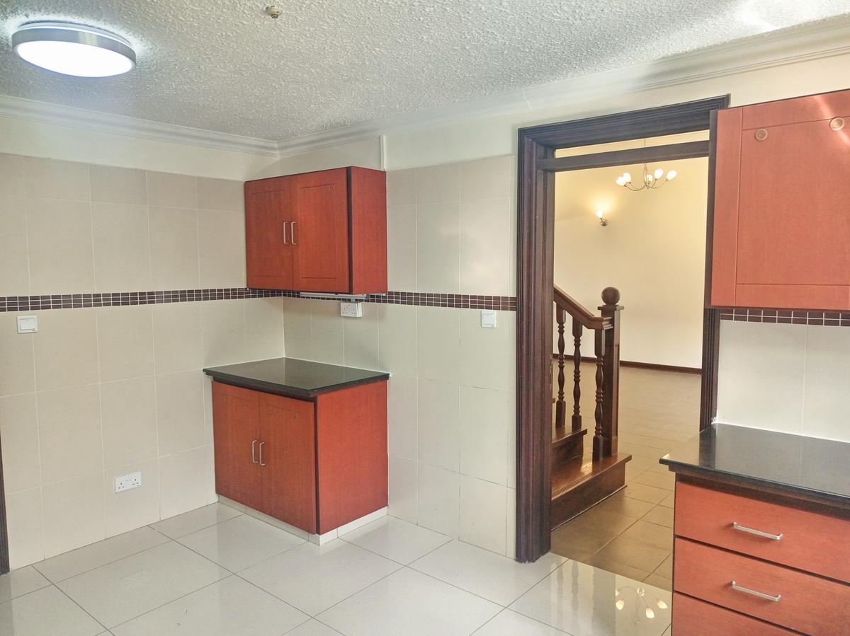 4 Bed Townhouse with En Suite in Muthaiga - 6