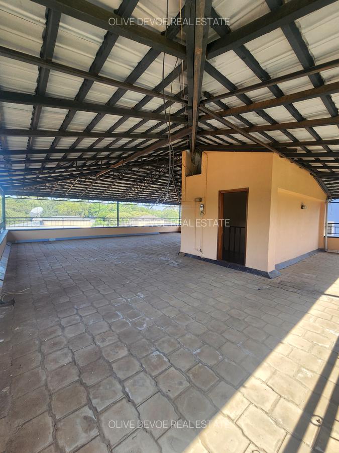 5 Bed Townhouse with En Suite in Lavington - 13