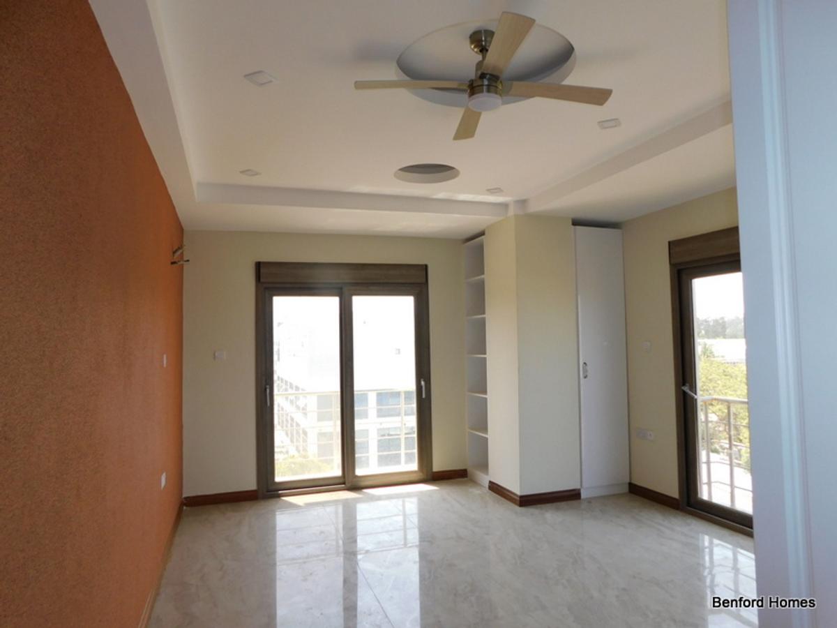 2 Bed Apartment with En Suite in Nyali Area - 17