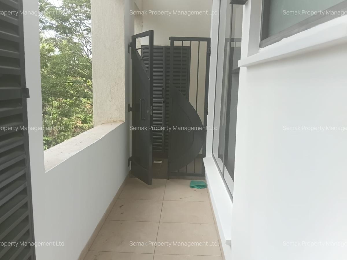 3 Bed Apartment with En Suite in Riverside - 2