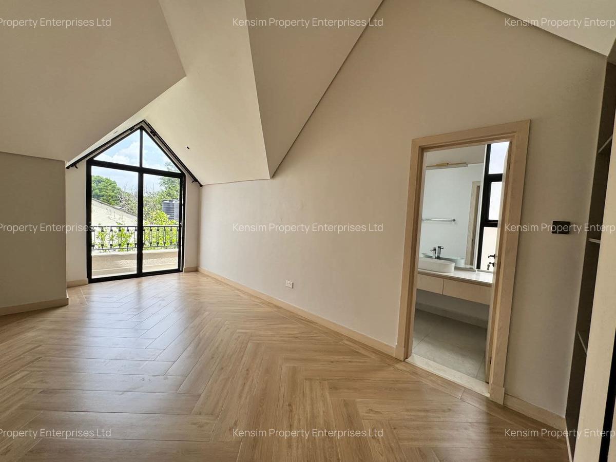 5 Bed Townhouse with En Suite in Lavington - 11