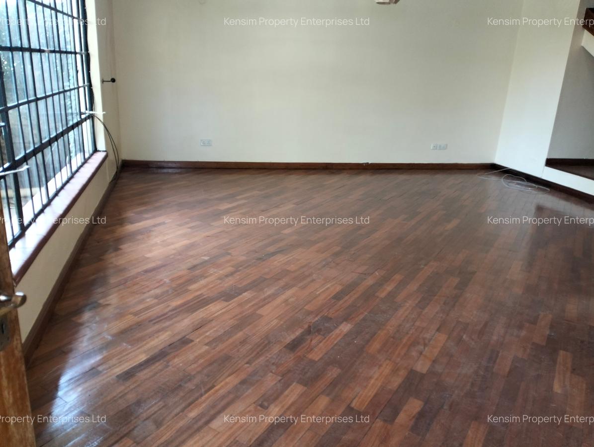 4 Bed Townhouse with En Suite in Lavington - 2