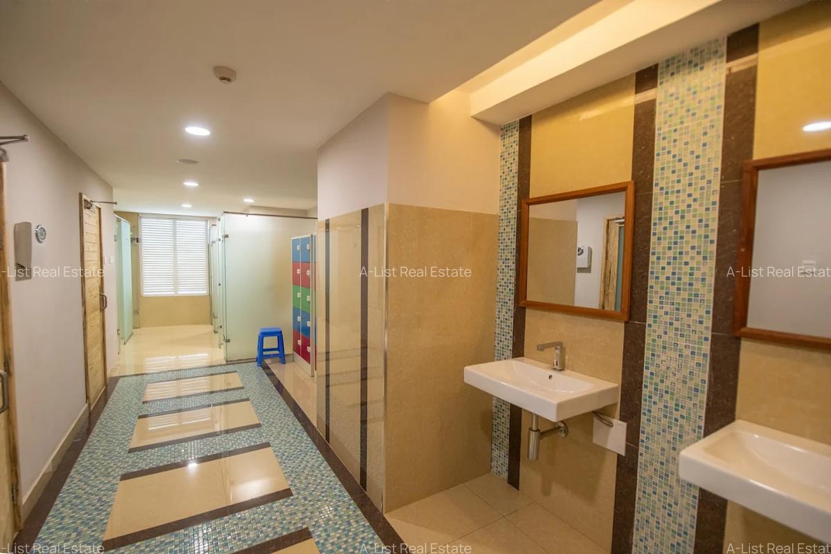 4,311 ft² Commercial Property with Service Charge Included at Upperhill Area - 1