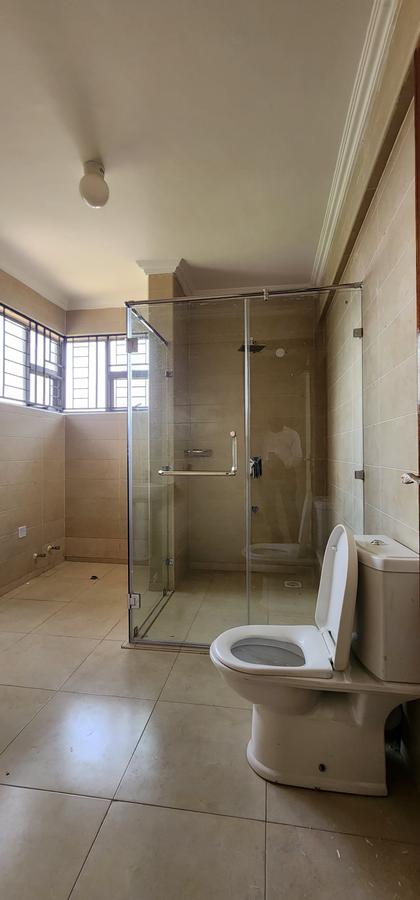 5 Bed Villa with En Suite in Lavington - 18