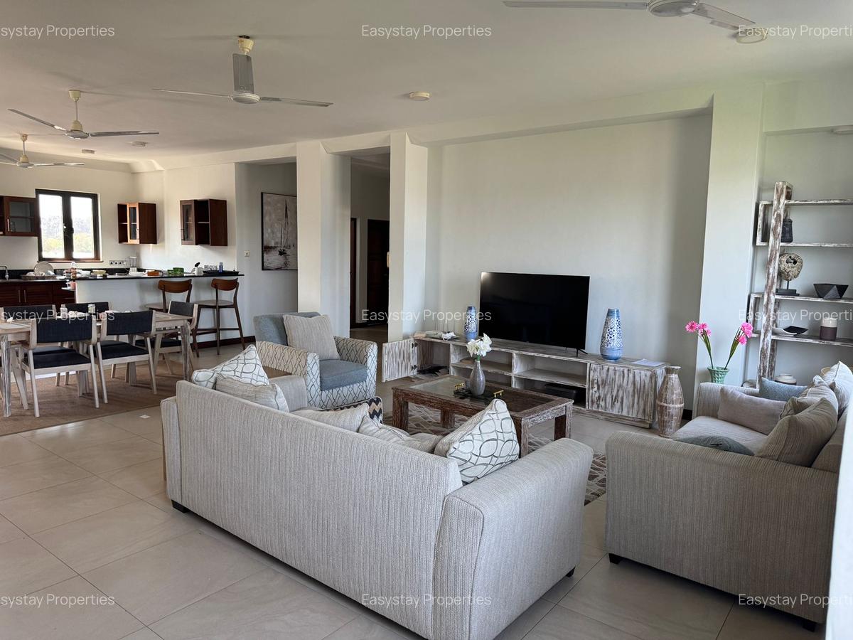 2 Bed Apartment with En Suite in Nyali Area - 17