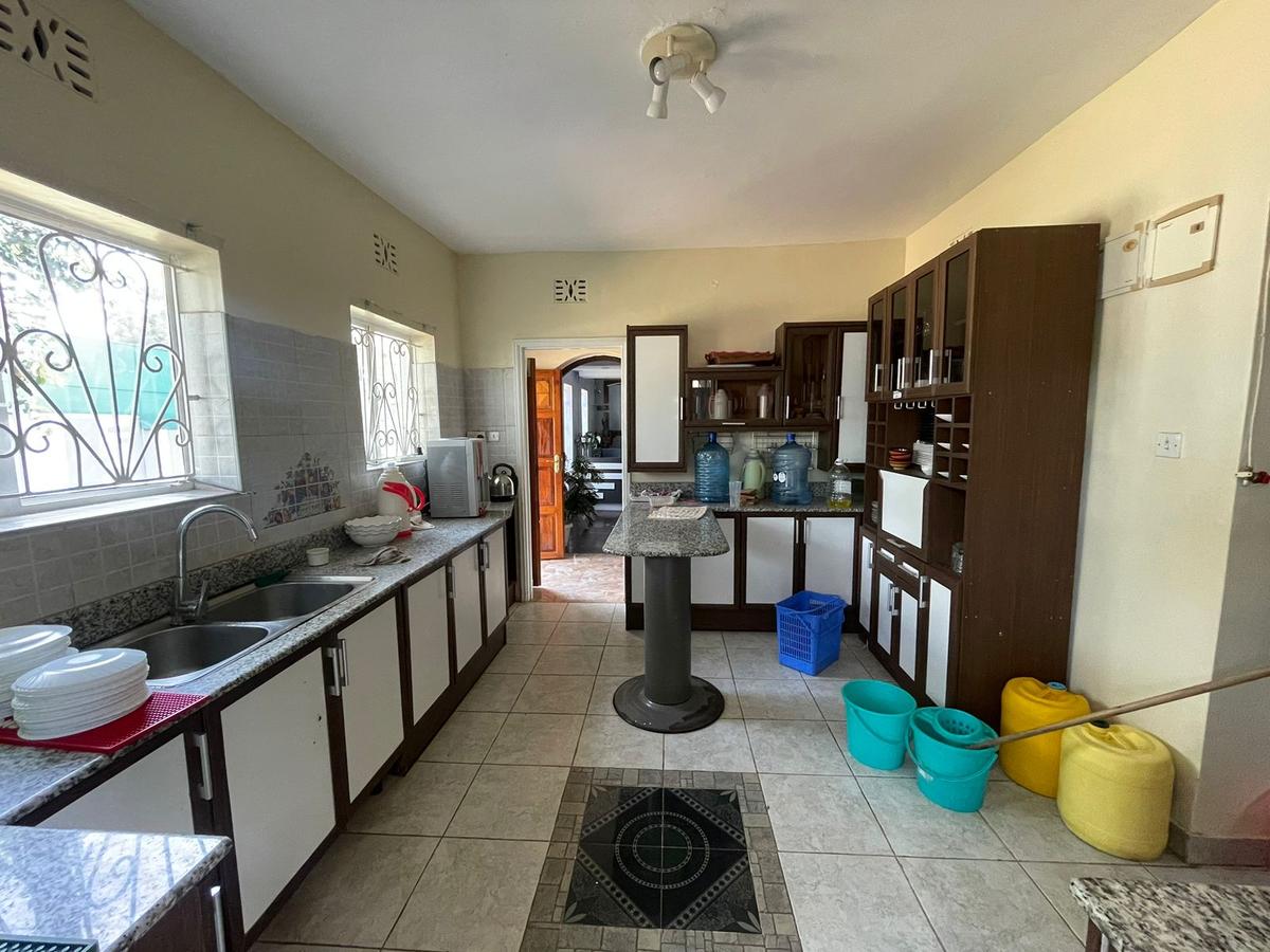 5 Bed House with En Suite at Mombasa Road - 11