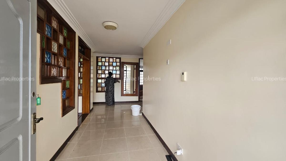 4 Bed House with En Suite in Runda - 18