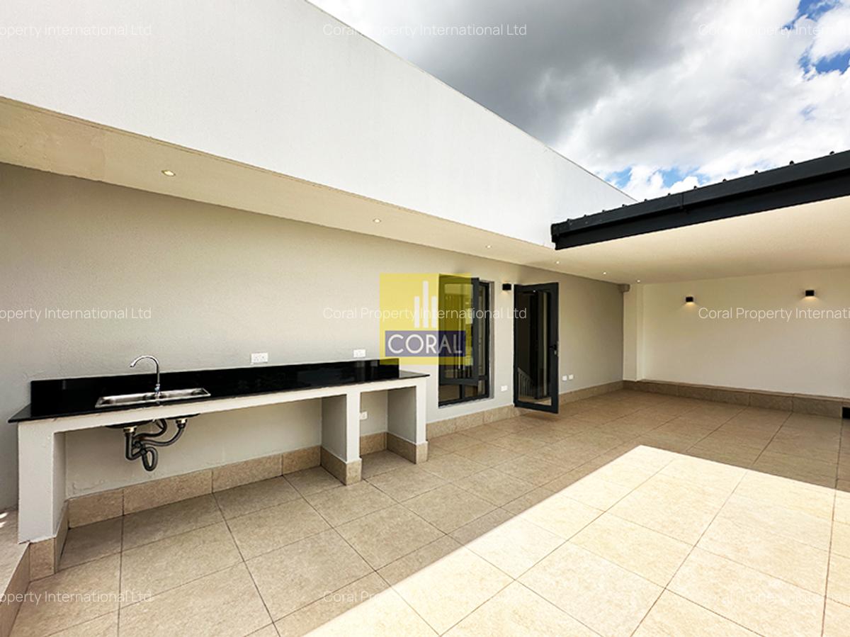 5 Bed Villa with En Suite in Kyuna - 11