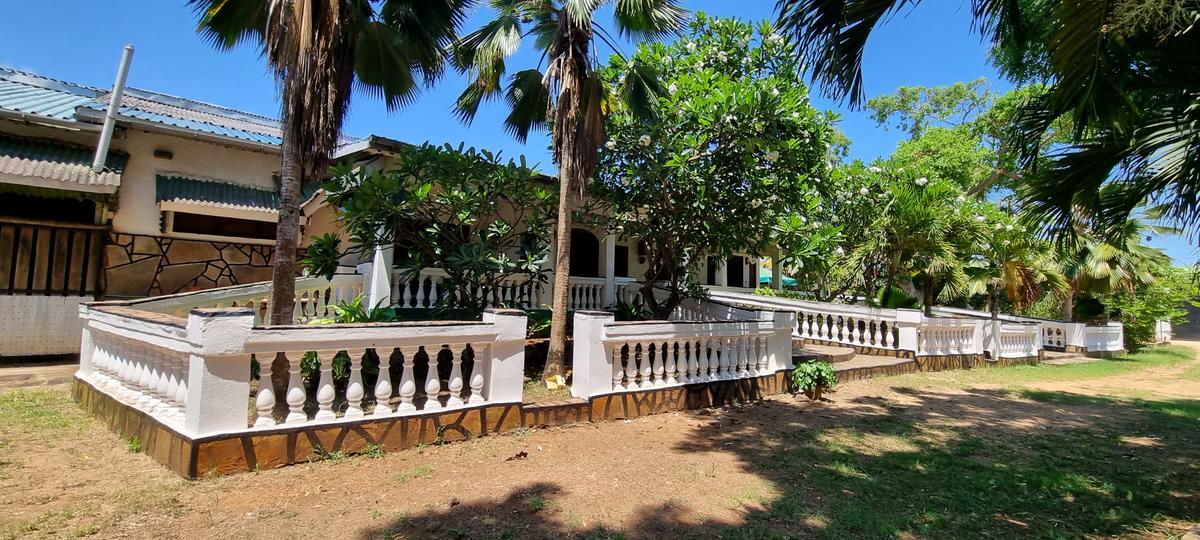 3 Bed House with En Suite at Jumba Ruins - 17