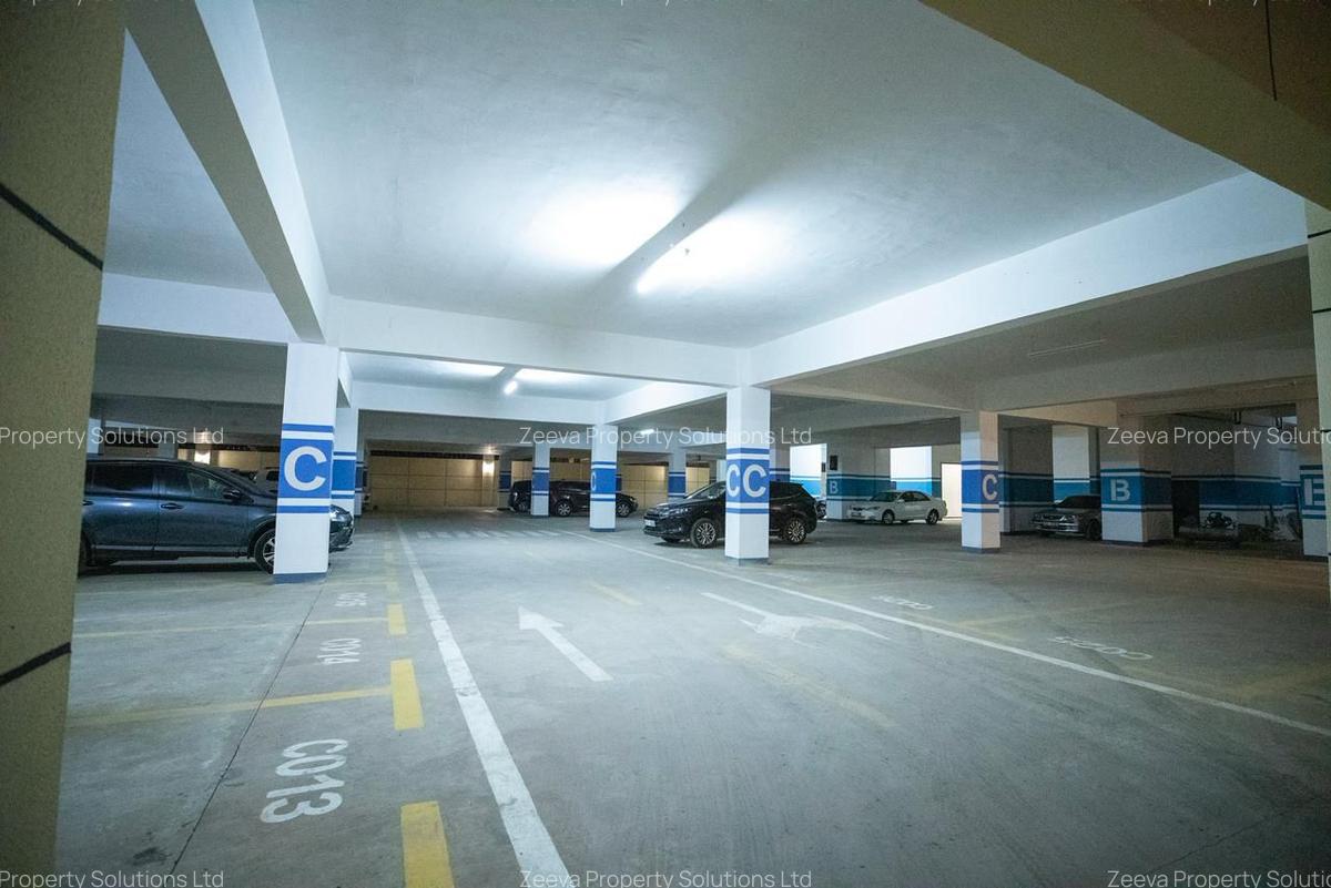 Serviced 2 Bed Apartment with En Suite in Kilimani - 17