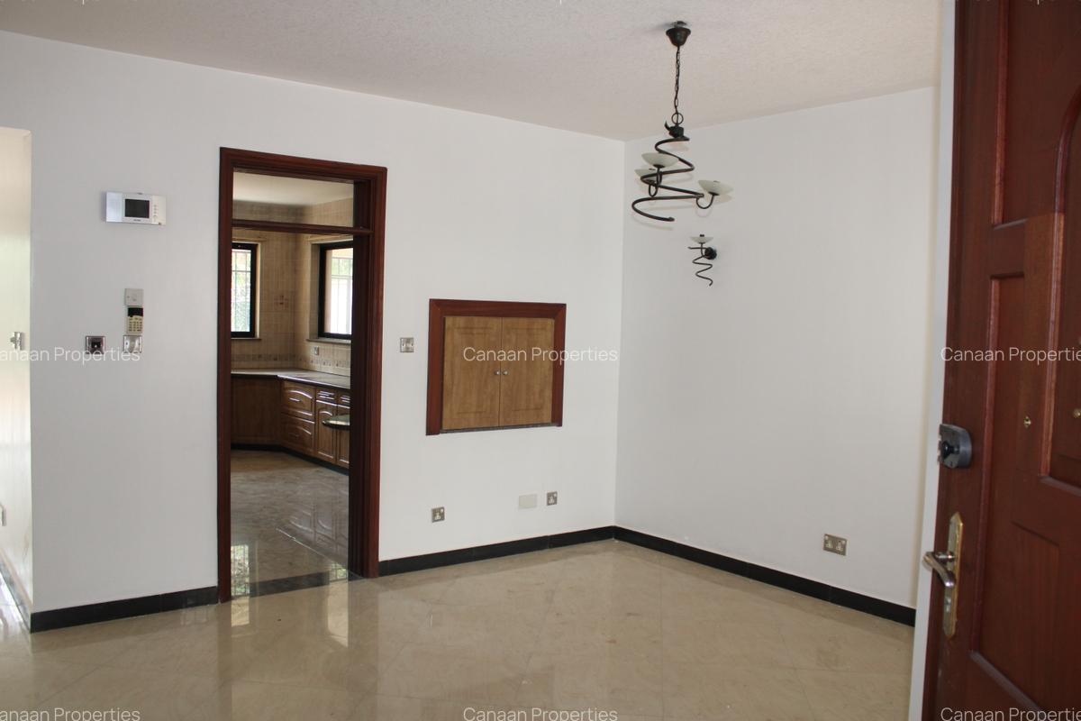 4 Bed Villa with En Suite in Westlands Area - 4