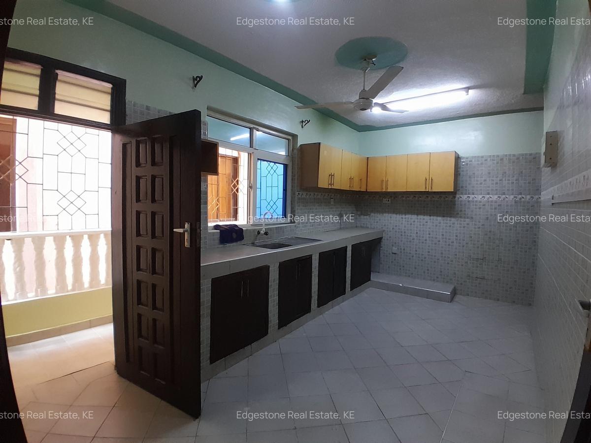 4 Bed Apartment with En Suite in Nyali Area - 13