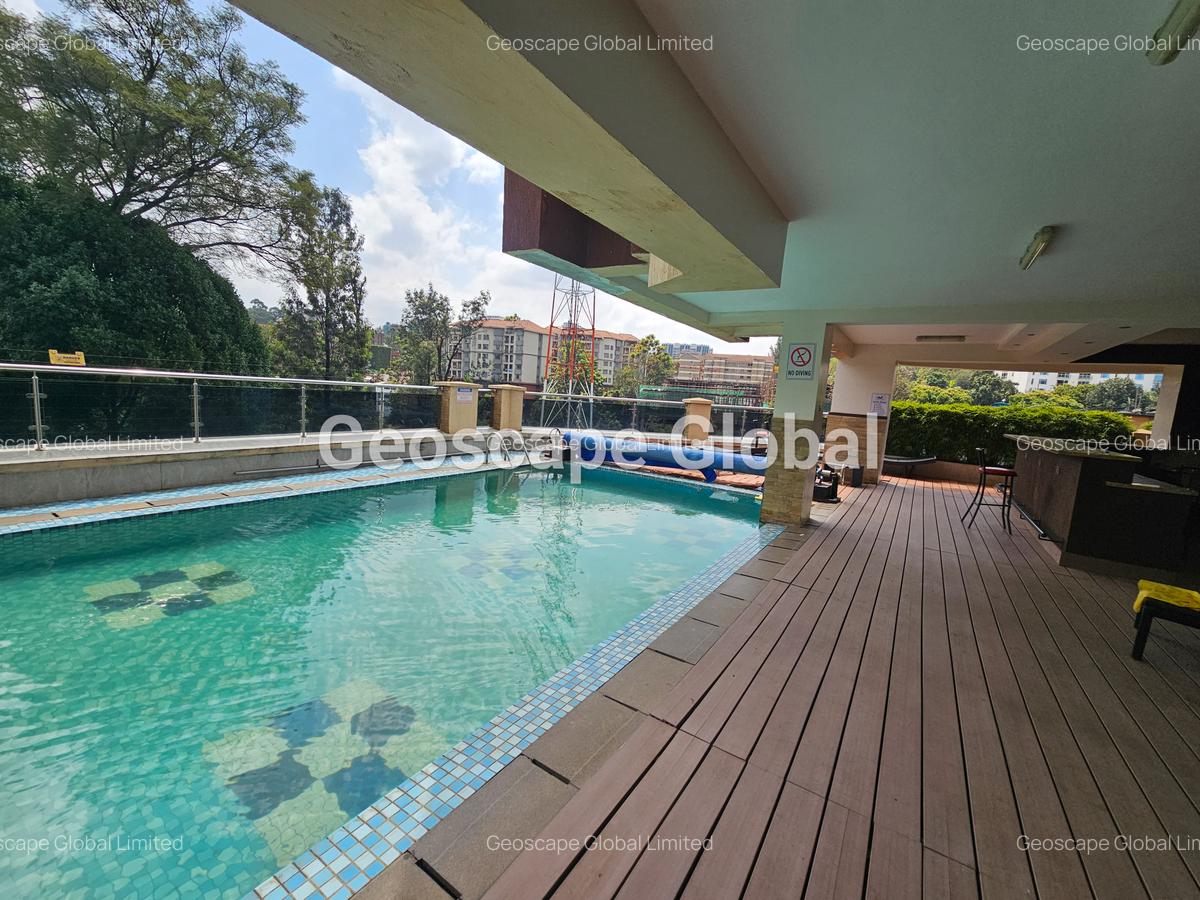 4 Bed Apartment with En Suite in Riverside - 13