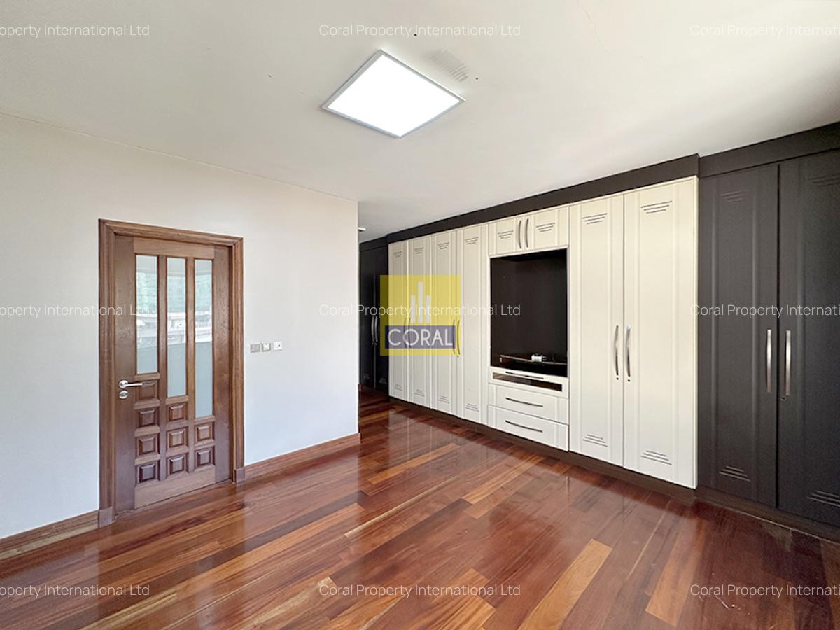 4 Bed Apartment in Parklands - 10