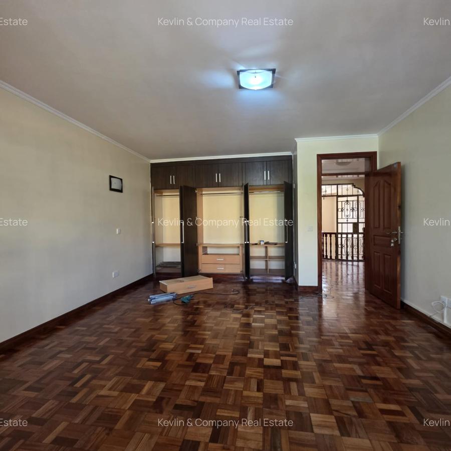 5 Bed Townhouse with En Suite in Kileleshwa - 14