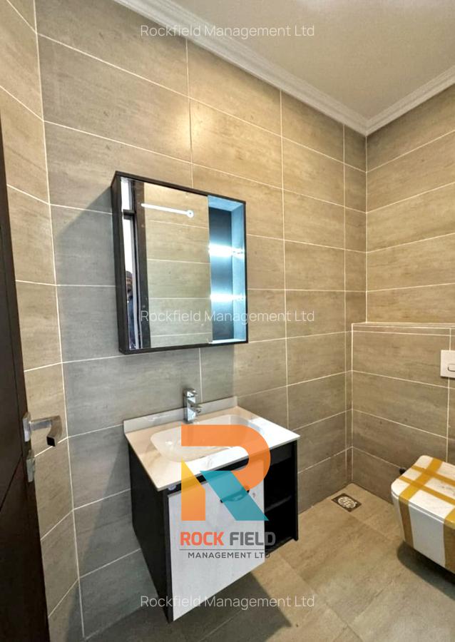 3 Bed Apartment with En Suite in Riverside - 12