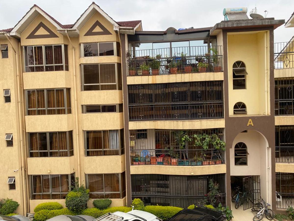 8 Bed Apartment with En Suite in Lavington - 1