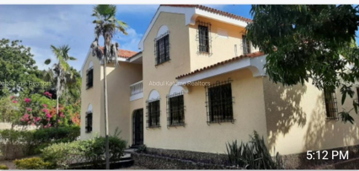 4 Bed House with En Suite at Nyali - 11