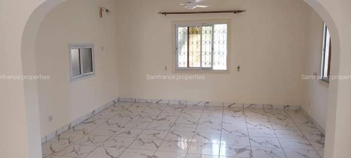 4 Bed Villa with En Suite at Kenyatta Road - 8