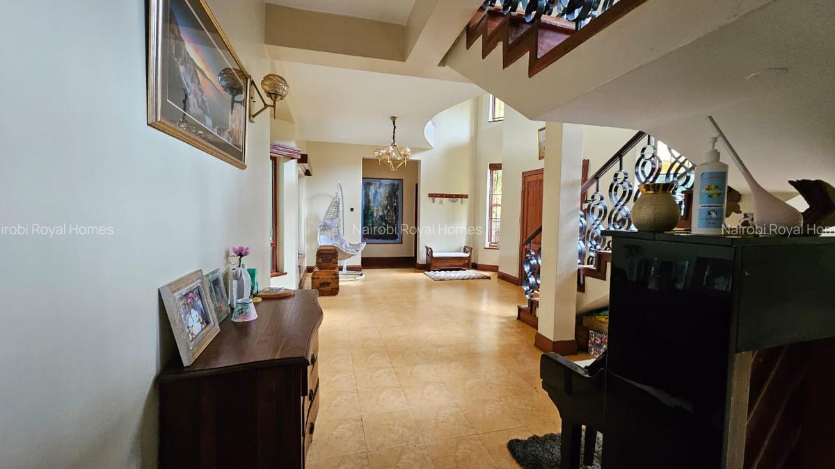 5 Bed House with En Suite at Mimosa Road - 8