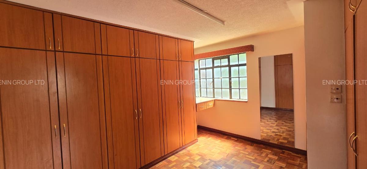 5 Bed Townhouse with En Suite in Lavington - 13