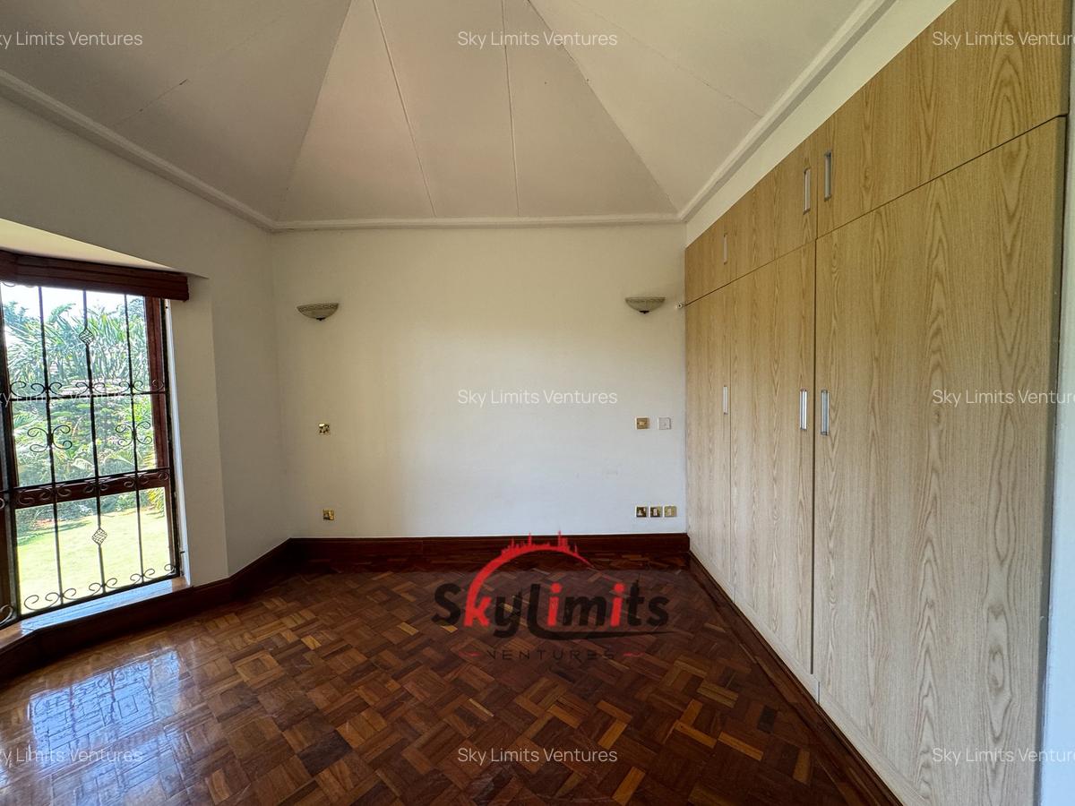 5 Bed Villa with En Suite in Runda - 13