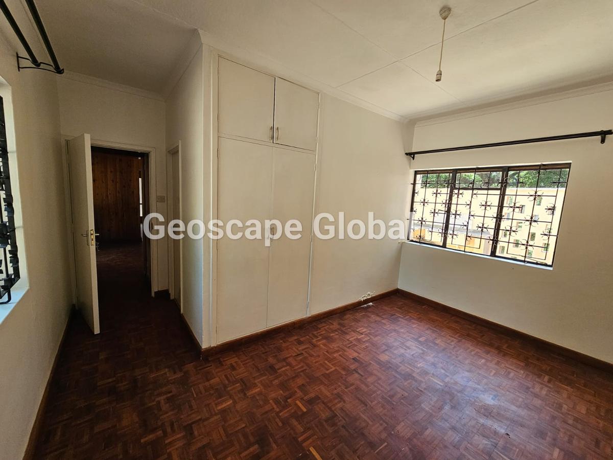 5 Bed House with En Suite in Kyuna - 4