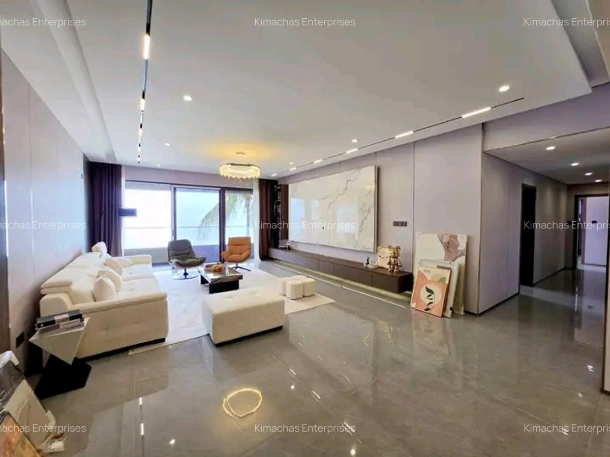 3 Bed Apartment with En Suite at Links Road - 5